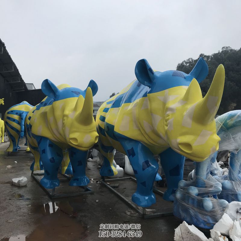 镜面铜犀牛雕塑 园林牛类雕塑摆件订做 城市广场铸铜雕塑提供